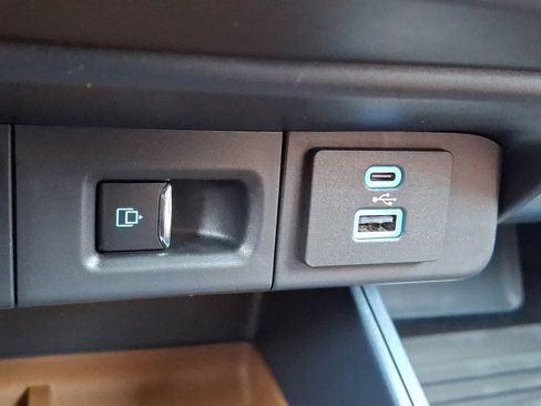 Used 2022 Ford Maverick Lariat w/ Lariat Luxury Package image 25