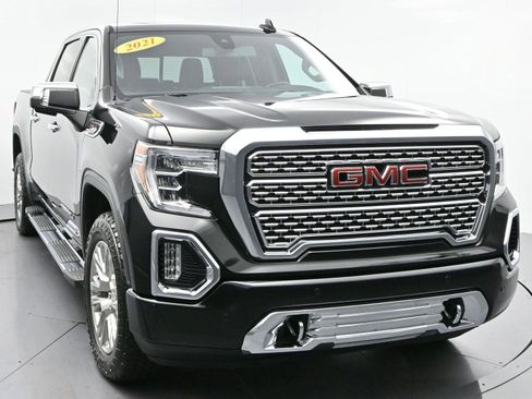 Used 2021 GMC Sierra 1500 Denali w/ Driver Alert Package II AWD/4WD image 2