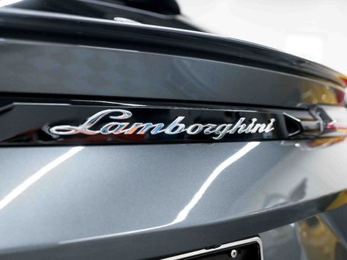 Used 2019 Lamborghini Urus AWD/4WD image 24