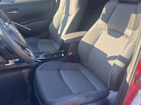 Used 2024 Toyota Corolla Cross XSE image 12