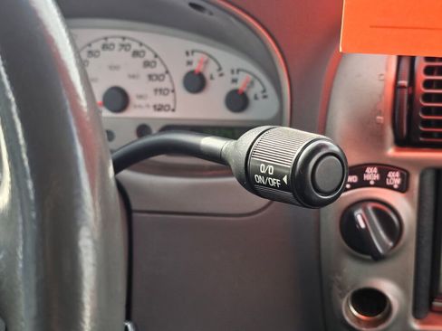 Used 2004 Ford Explorer Sport Trac XLS image 35