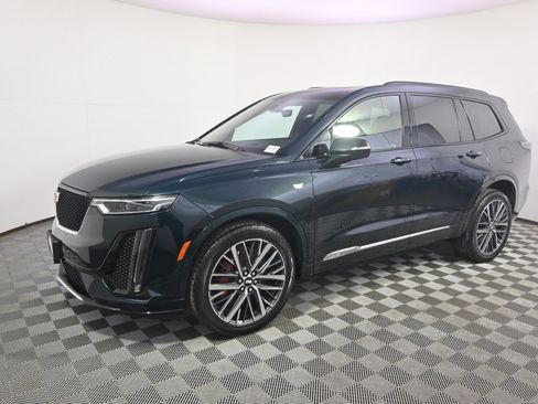 New 2025 Cadillac XT6 Sport w/ Technology Package image 2