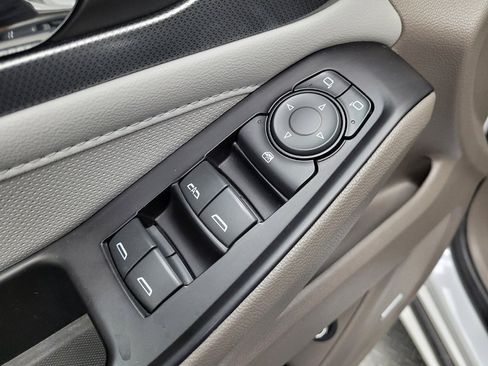 Used 2019 Chevrolet Traverse Premier w/ Driver Confidence II Package FWD image 27