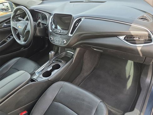 Certified 2020 Chevrolet Malibu LT w/ Leather Package image 30