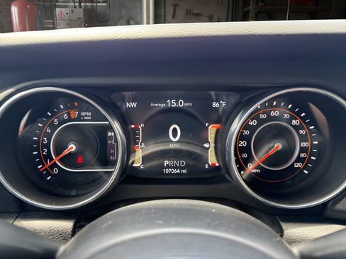 Used 2018 Jeep Wrangler Unlimited Sahara AWD/4WD image 22