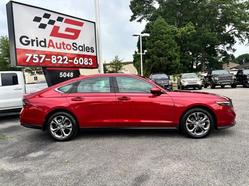Used 2023 Honda Accord EX image 2