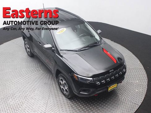 Used 2022 Jeep Compass Trailhawk w/ Trailhawk Elite Group AWD/4WD image 3