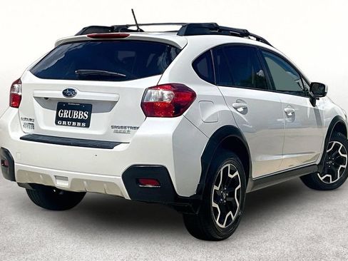 Used 2016 Subaru Crosstrek 2.0i Premium AWD/4WD image 2