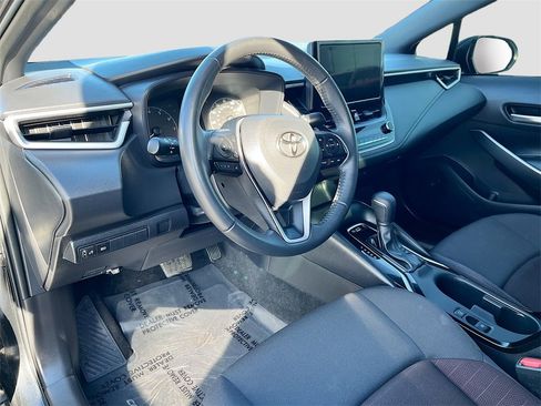 Used 2023 Toyota Corolla SE w/ SE Premium Package image 9