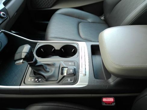 Used 2025 Kia Carnival FWD image 43