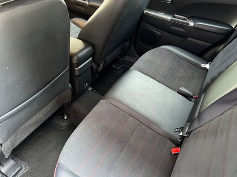 Used 2024 Mitsubishi Outlander Sport ES image 16