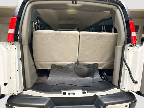 Used 2024 Chevrolet Express 3500 LT w/ LT Preferred Equipment Group RWD image 25