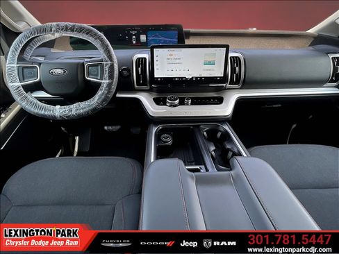 Used 2025 Ford Expedition Max Active AWD/4WD image 7