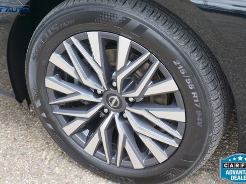 Used 2025 Nissan Altima 2.5 SV FWD image 14