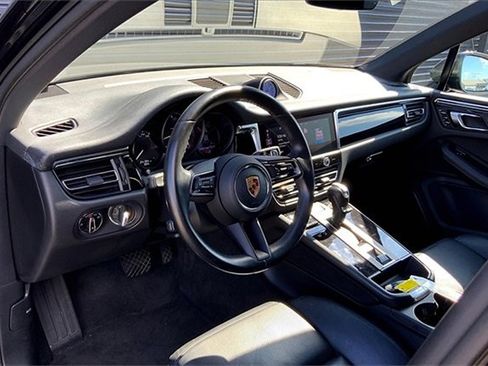 Used 2023 Porsche Macan image 4