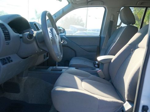 Used 2017 Nissan Frontier SV RWD image 8