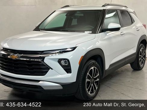 Used 2025 Chevrolet TrailBlazer LT AWD/4WD image 1