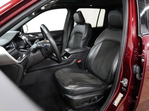 Used 2022 Jeep Grand Cherokee Altitude image 4