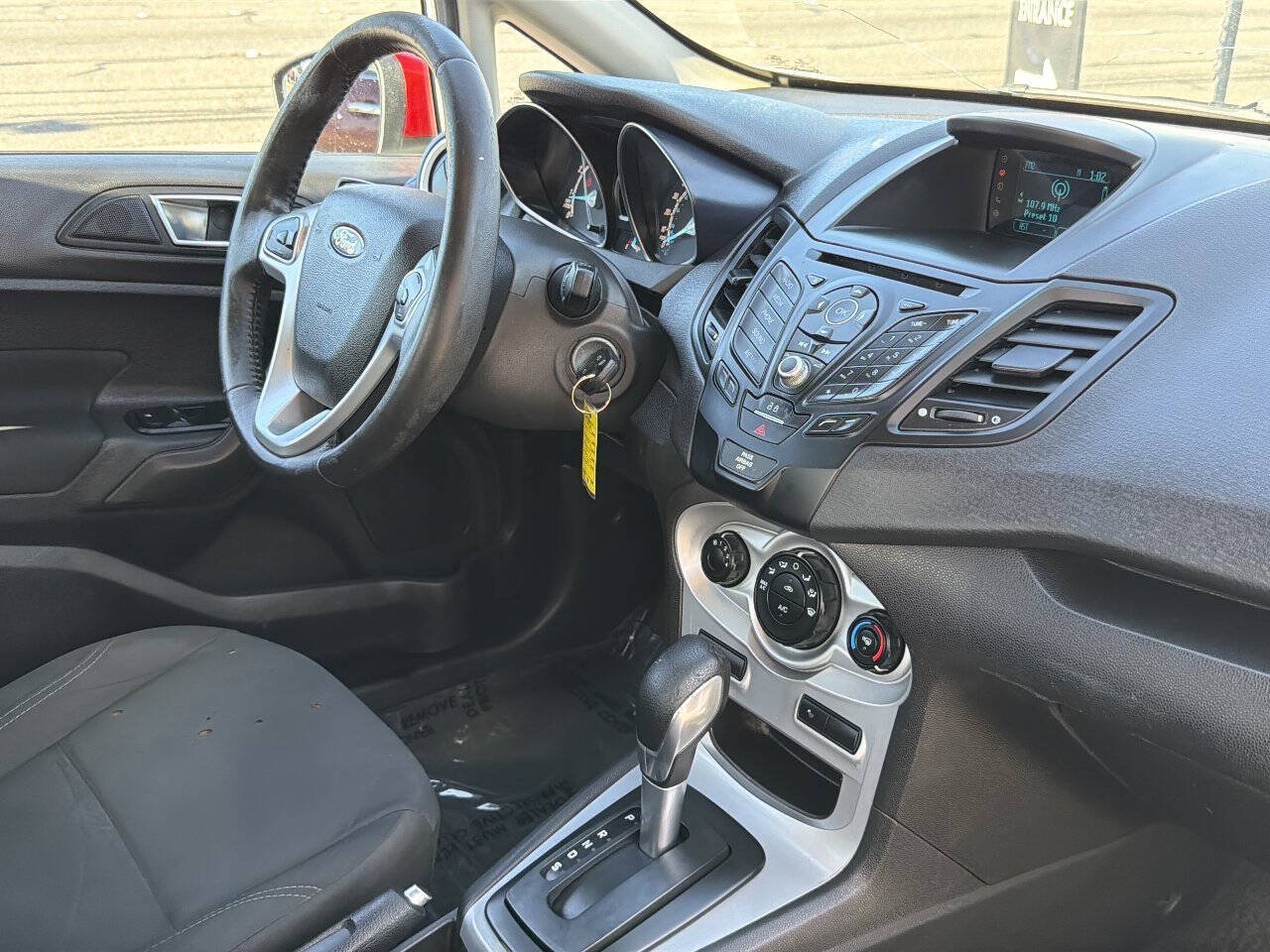 Used 2015 Ford Fiesta SE FWD image 17