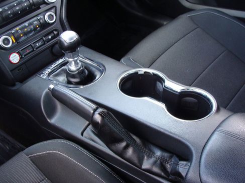 Used 2015 Ford Mustang Coupe image 15