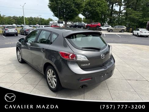 Used 2013 MAZDA MAZDA3 i Touring w/ Preferred Equipment Pkg FWD image 9