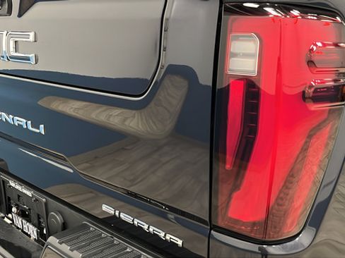 Used 2024 GMC Sierra 2500 Denali Ultimate AWD/4WD image 42