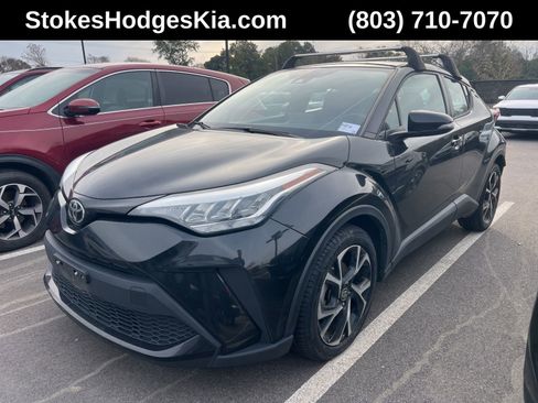 Used 2021 Toyota C-HR XLE image 1