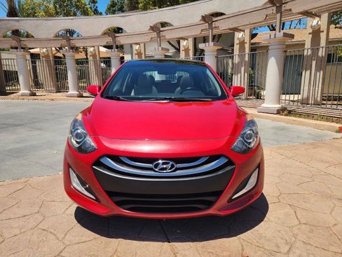 Used 2013 Hyundai Elantra GT w/ Tech Pkg FWD image 3
