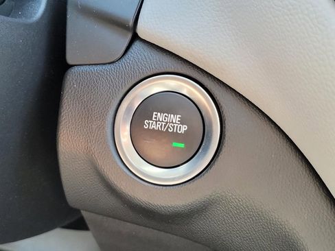 Used 2022 Chevrolet Equinox LS image 30