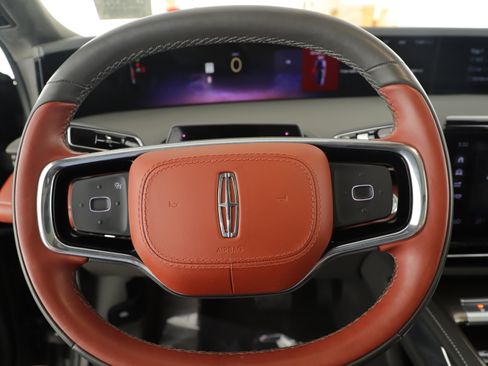 Used 2025 Lincoln Nautilus Black Label image 21