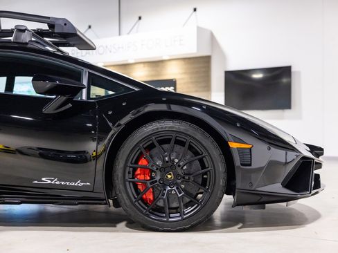 Used 2024 Lamborghini Huracan Sterrato AWD/4WD image 24
