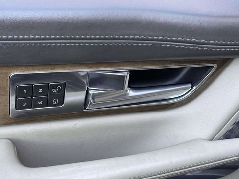 Used 2012 Land Rover Range Rover Sport Limited Edition image 11