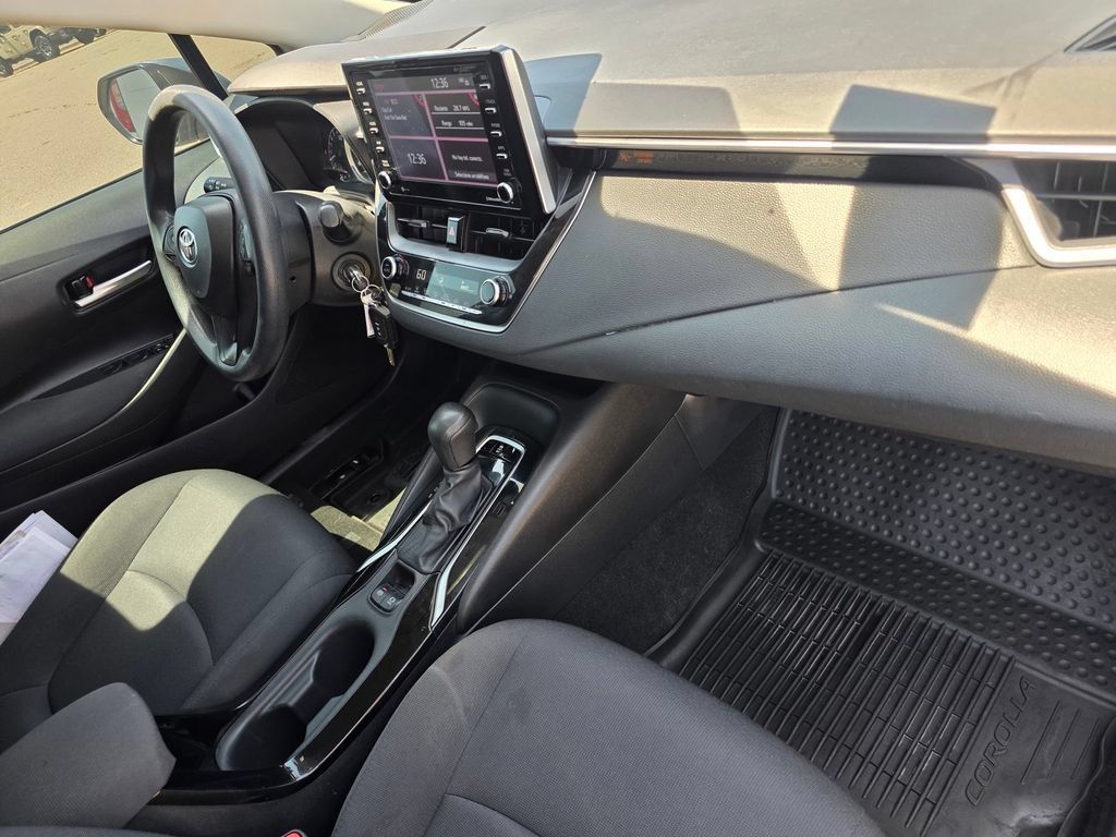 Used 2021 Toyota Corolla LE FWD image 22