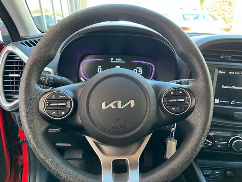 Used 2025 Kia Soul LX w/ LX Technology Package image 25