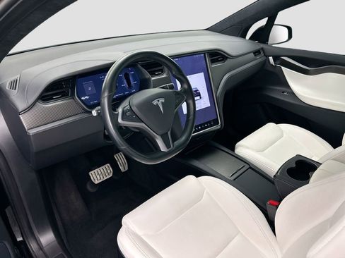Used 2021 Tesla Model X Performance image 9
