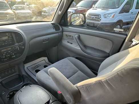 Used 2005 Toyota Sequoia SR5 image 26