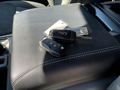 Used 2024 Ford F150 XLT w/ Mobile Office Package image 35