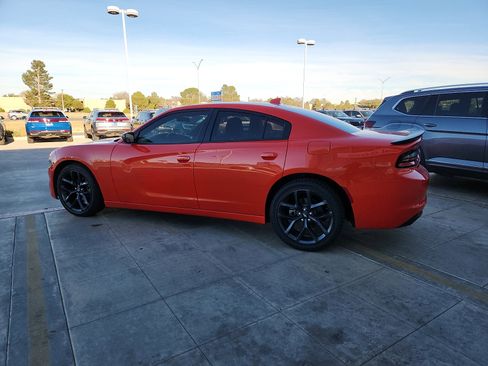 Used 2023 Dodge Charger SXT w/ Blacktop Package image 4