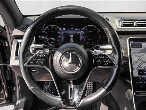 Used 2022 Mercedes-Benz S 500 4MATIC w/ AMG Line Package image 16