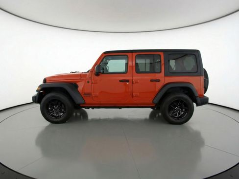 Used 2025 Jeep Wrangler Sport S image 5