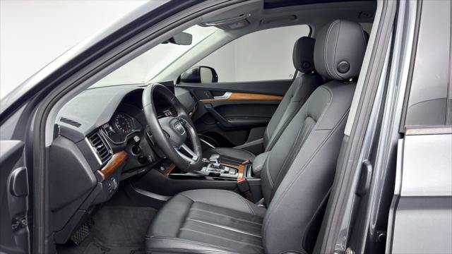 Used 2022 Audi Q5 2.0T Premium w/ Convenience Package AWD/4WD image 9