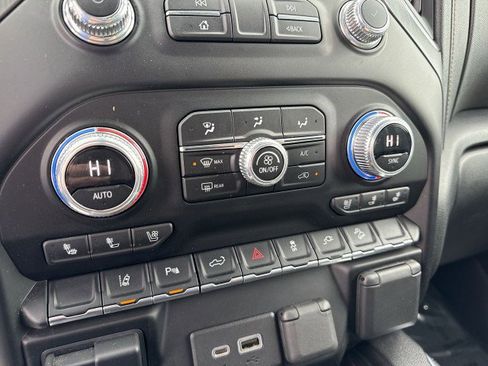 Certified 2023 GMC Sierra 2500 AT4 w/ AT4 Premium Plus Package image 17