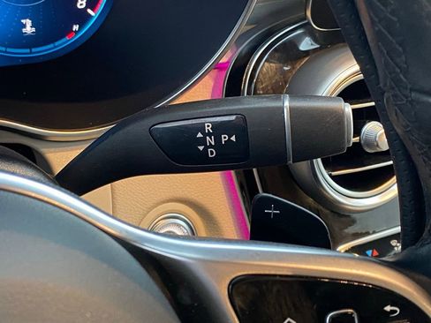 Used 2021 Mercedes-Benz GLC 300 4MATIC image 23