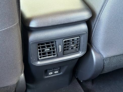 Used 2025 Toyota RAV4 XLE AWD/4WD image 15