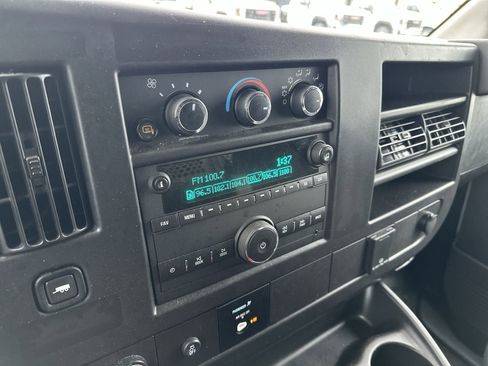 Used 2024 GMC Savana 2500 w/ Driver Convenience Package image 16