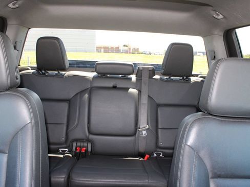 Used 2024 GMC Sierra 1500 SLT RWD image 16