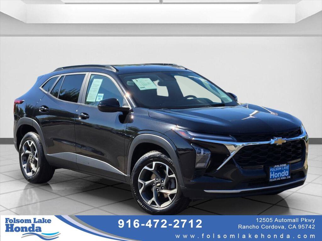Used 2024 Chevrolet Trax LT FWD image 1