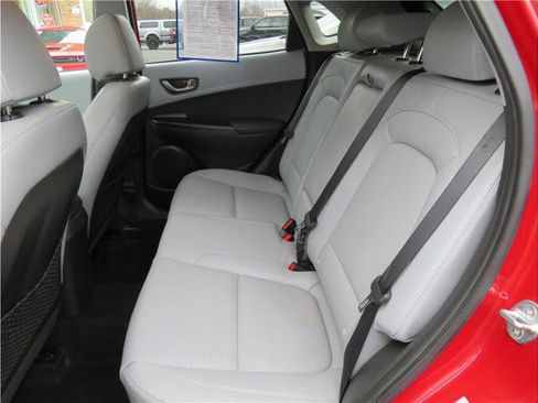 Used 2021 Hyundai Kona Limited w/ Cargo Package image 22