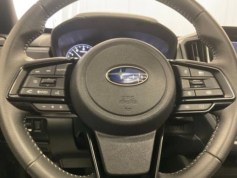Used 2025 Subaru Forester Premium AWD/4WD image 14