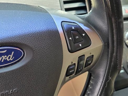 Used 2016 Ford Taurus SEL w/ Equipment Group 201A FWD image 8